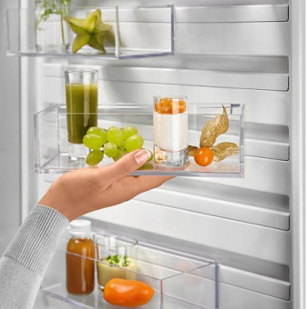 Холодильник Electrolux LNC7ME32W2