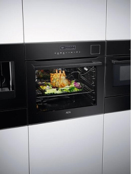 Духовой шкаф AEG BSE792220B