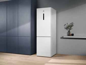 Холодильник Electrolux RNC7ME32W2