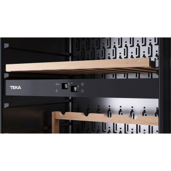 Встраиваемый винный шкаф Teka RVI 30097 BLACK GLASS