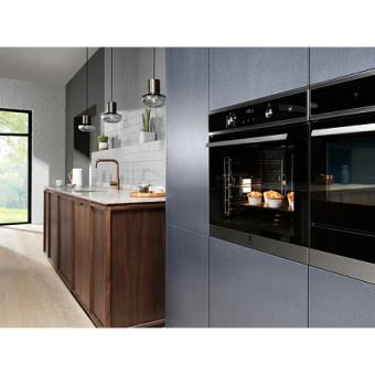 Духовой шкаф Electrolux EOF5C50BZ