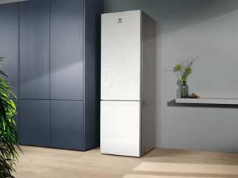 Холодильник Electrolux LNT7ME34G1