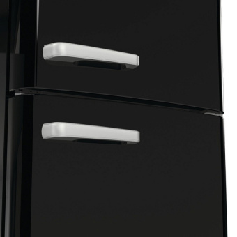 Холодильник Gorenje ONRK619EBK