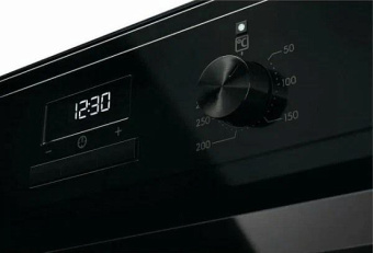 Духовой шкаф Electrolux OEM3H50