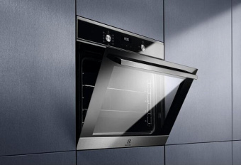 Духовой шкаф Electrolux EOF5C50BX