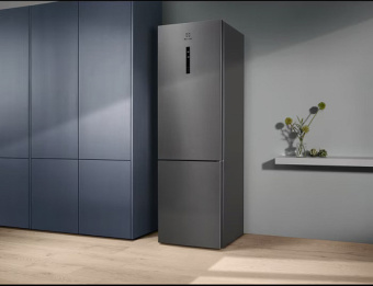 Холодильник Electrolux LNT7ME34X2