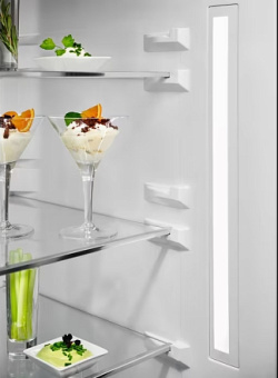Холодильник Electrolux LNT7ME34X2
