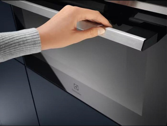 Духовой шкаф Electrolux EVL 6E40 X