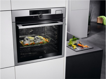 Духовой шкаф AEG BSE998330M