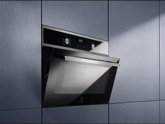Духовой шкаф Electrolux EVL 6E40 X