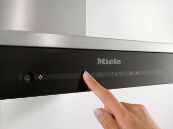 Вытяжка Miele DA 6698 W CLST