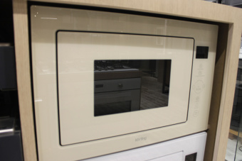 Встраиваемая микроволновая печь Korting KMI 825 TGB