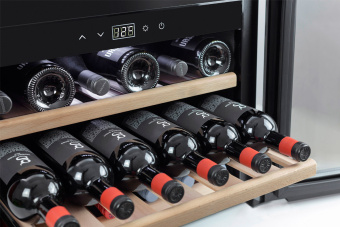 Винный шкаф Caso WineSafe 18 EB