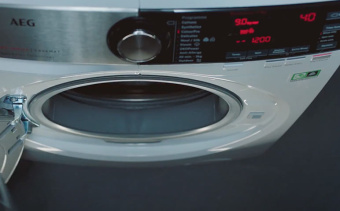 Встраиваемая стиральная машина AEG L8WBE68SRI