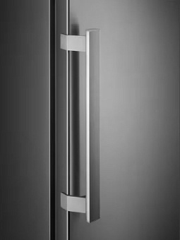 Холодильник Electrolux LRC 5ME38 X2