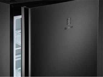 Холодильник Electrolux LNT7ME32M1