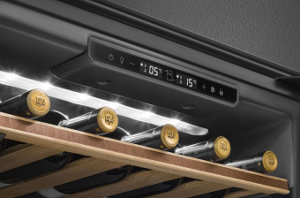 Встраиваемый винный шкаф Smeg CVI129B3