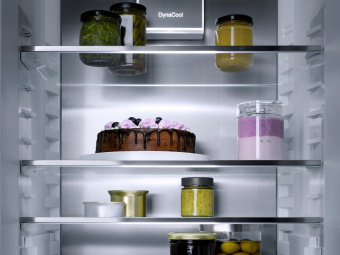 Встраиваемый холодильник Miele K 7773 D