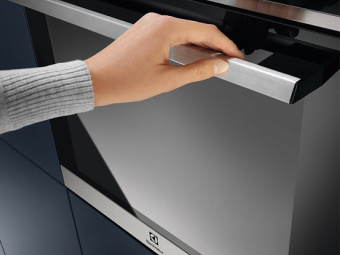 Духовой шкаф Electrolux EZF5C50X