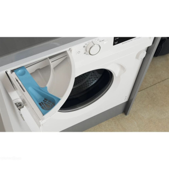 Встраиваемая стиральная машина Whirlpool BI WDWG 751482