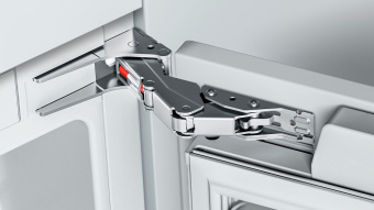 Встраиваемый холодильник Bosch KIF86HD20R